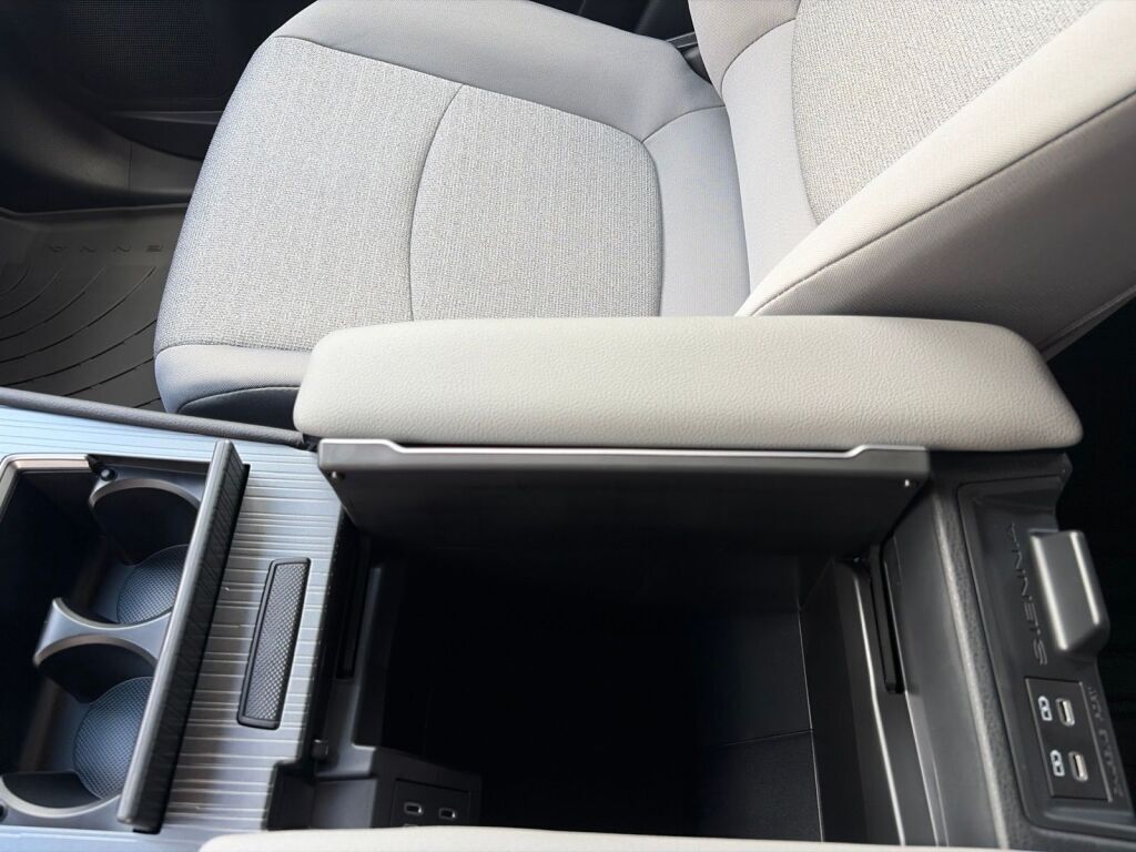 2026 Toyota Sienna LE Fredericksburg VA