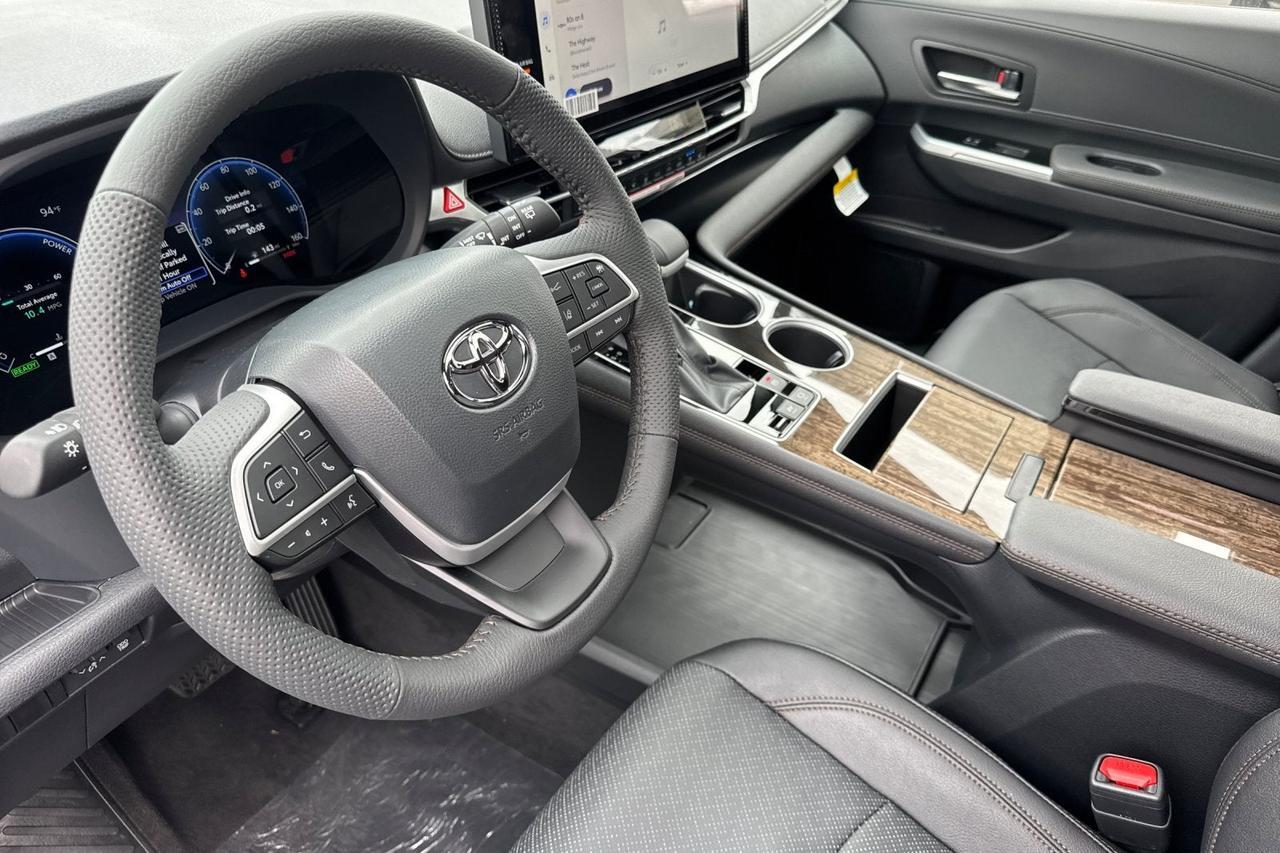 2026 Toyota Sienna Limited Roseville CA
