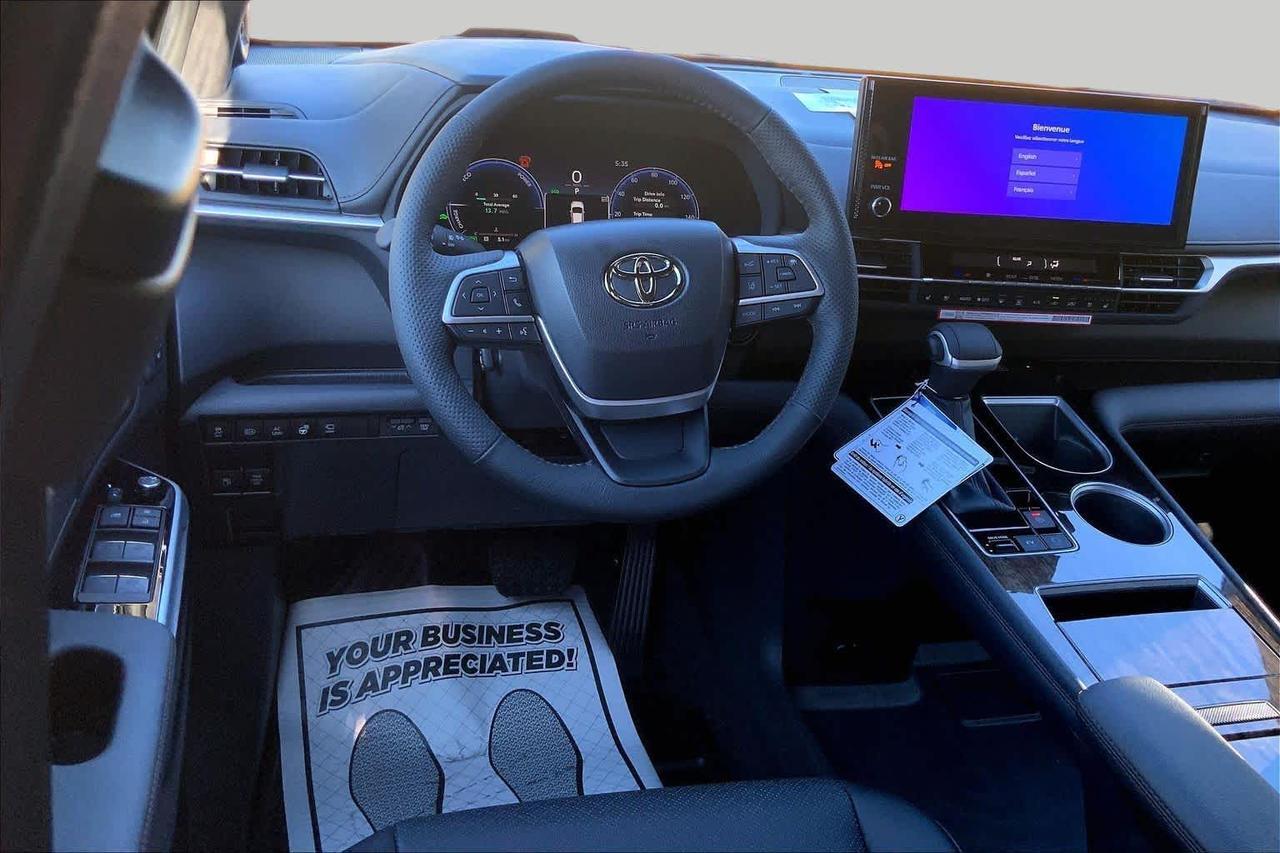 2026 Toyota Sienna Platinum Folsom CA