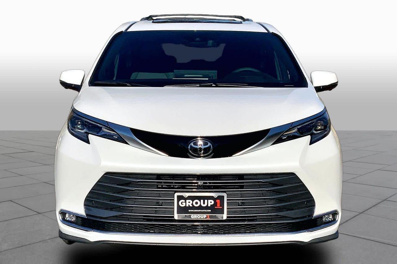 2026 Toyota Sienna Platinum