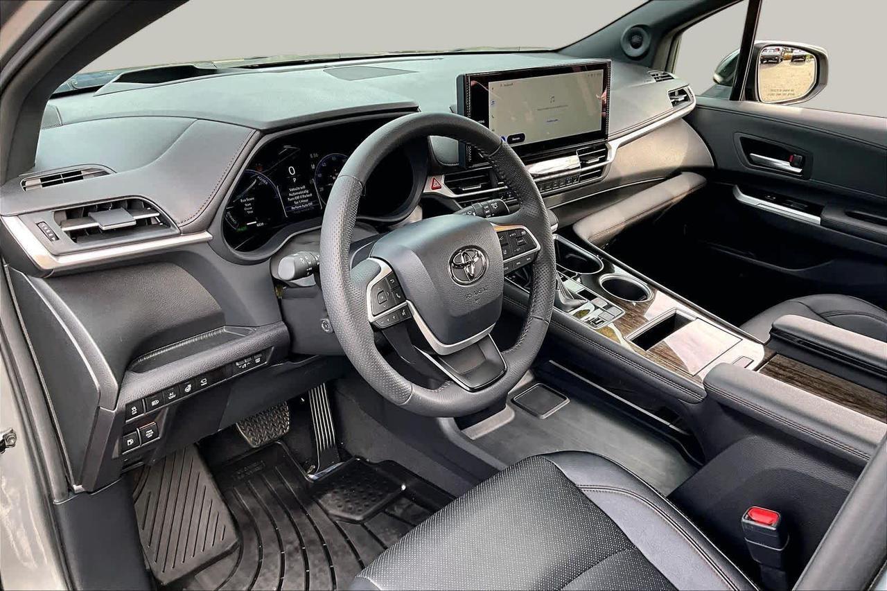 2026 Toyota Sienna Platinum Folsom CA