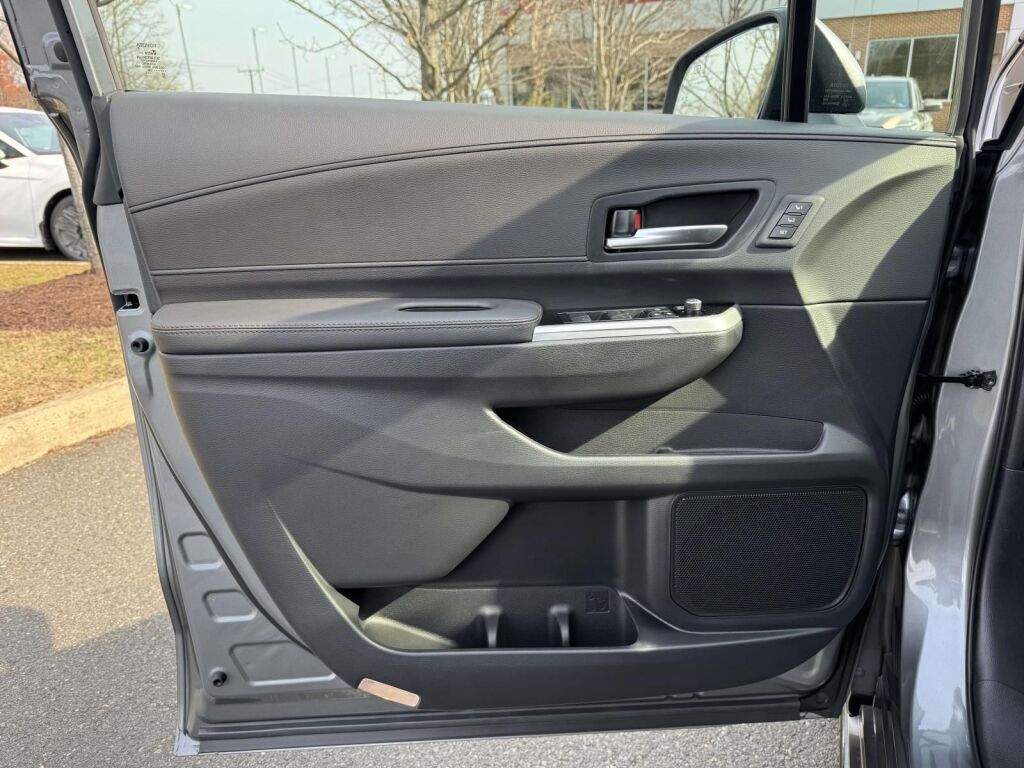 2026 Toyota Sienna Platinum Fredericksburg VA