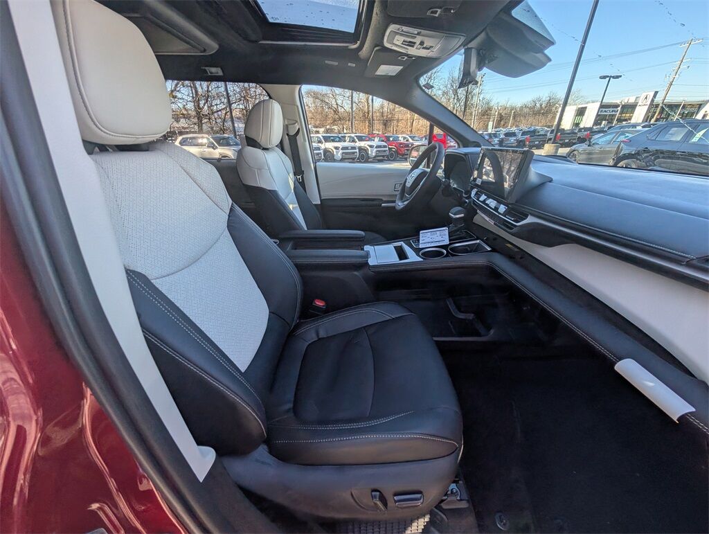 2026 Toyota Sienna Platinum Cockeysville MD