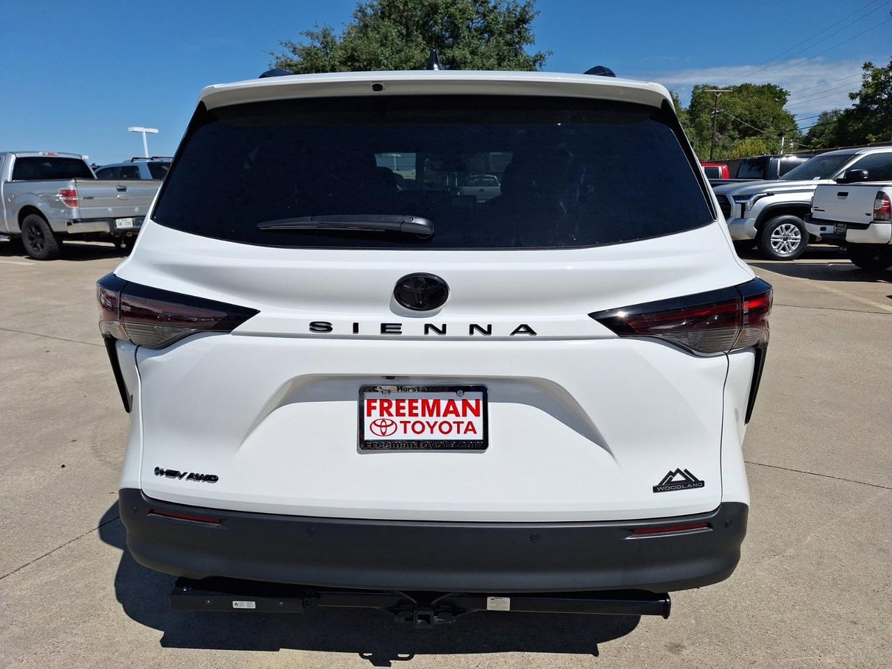 2026 Toyota Sienna Woodland Edition Hurst TX