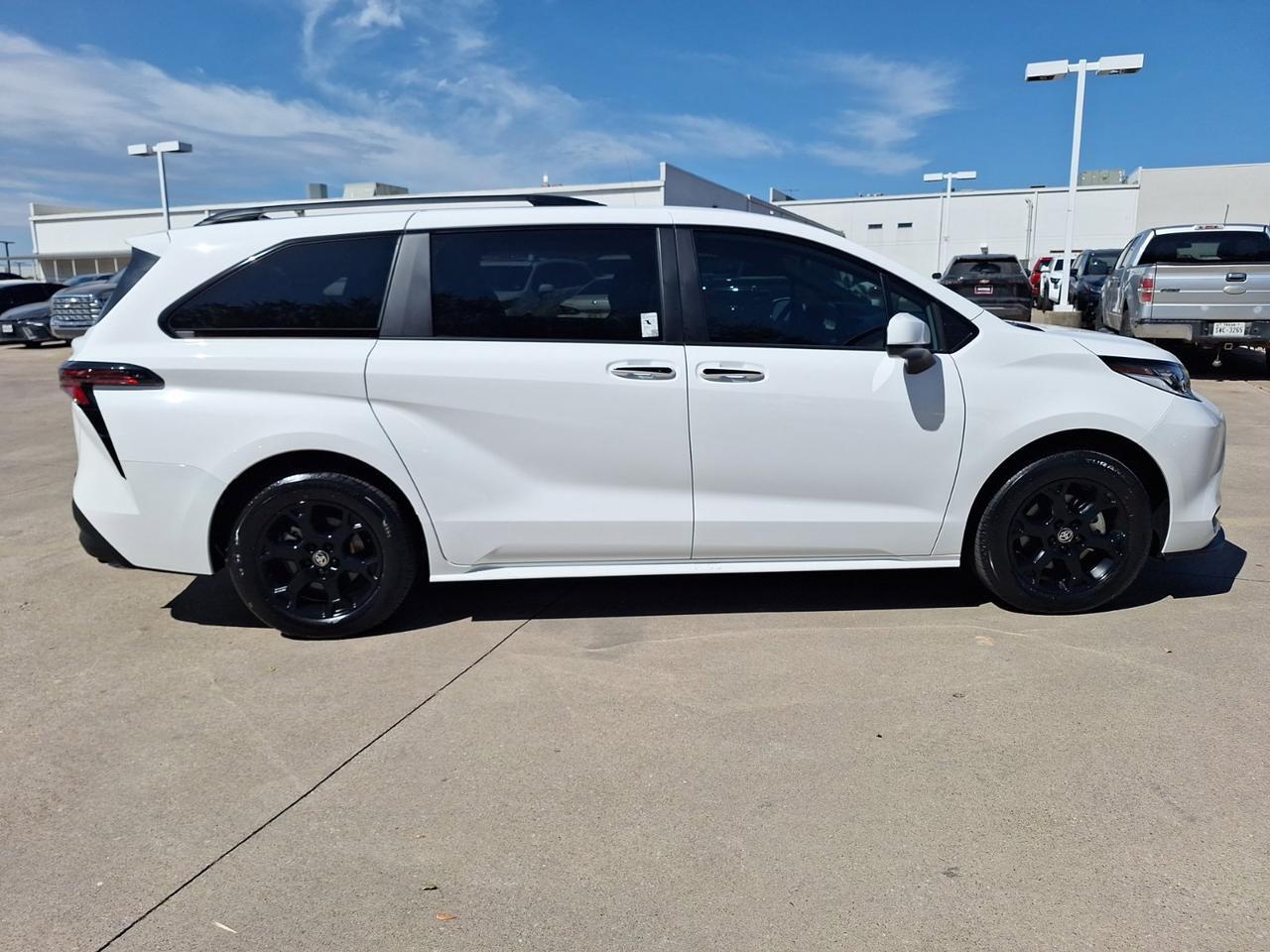 2026 Toyota Sienna Woodland Edition Hurst TX
