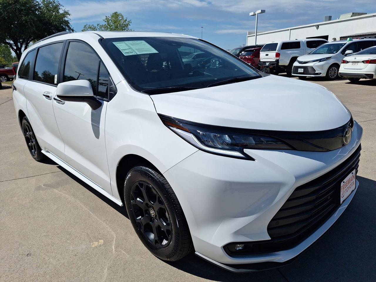 2026 Toyota Sienna Woodland Edition Hurst TX