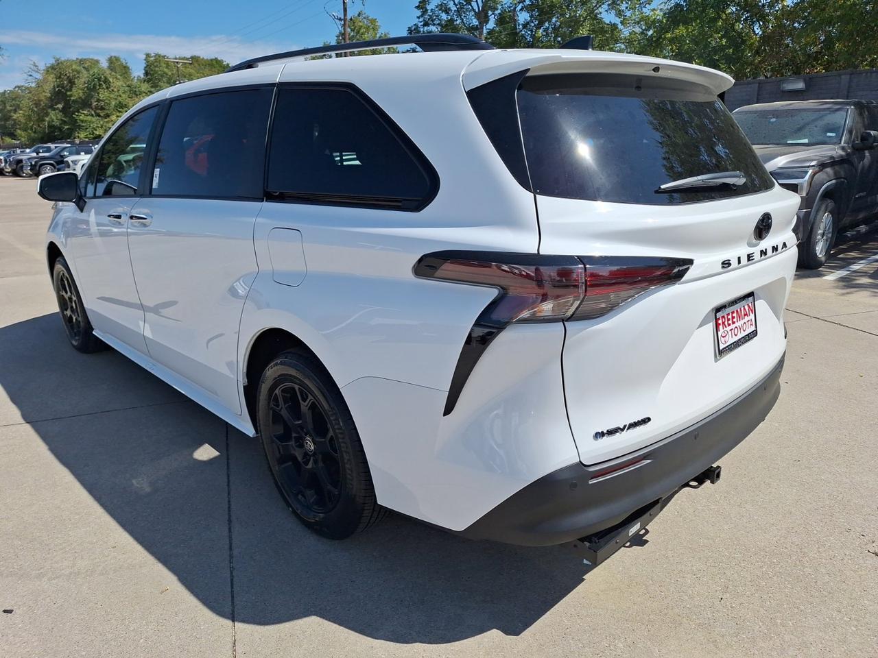 2026 Toyota Sienna Woodland Edition Hurst TX