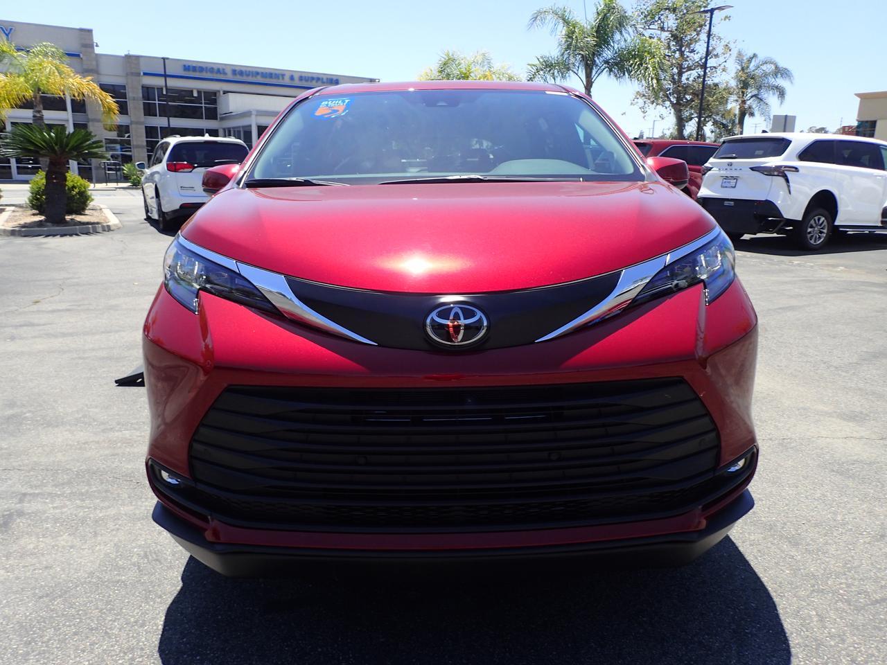 2026 Toyota Sienna XLE