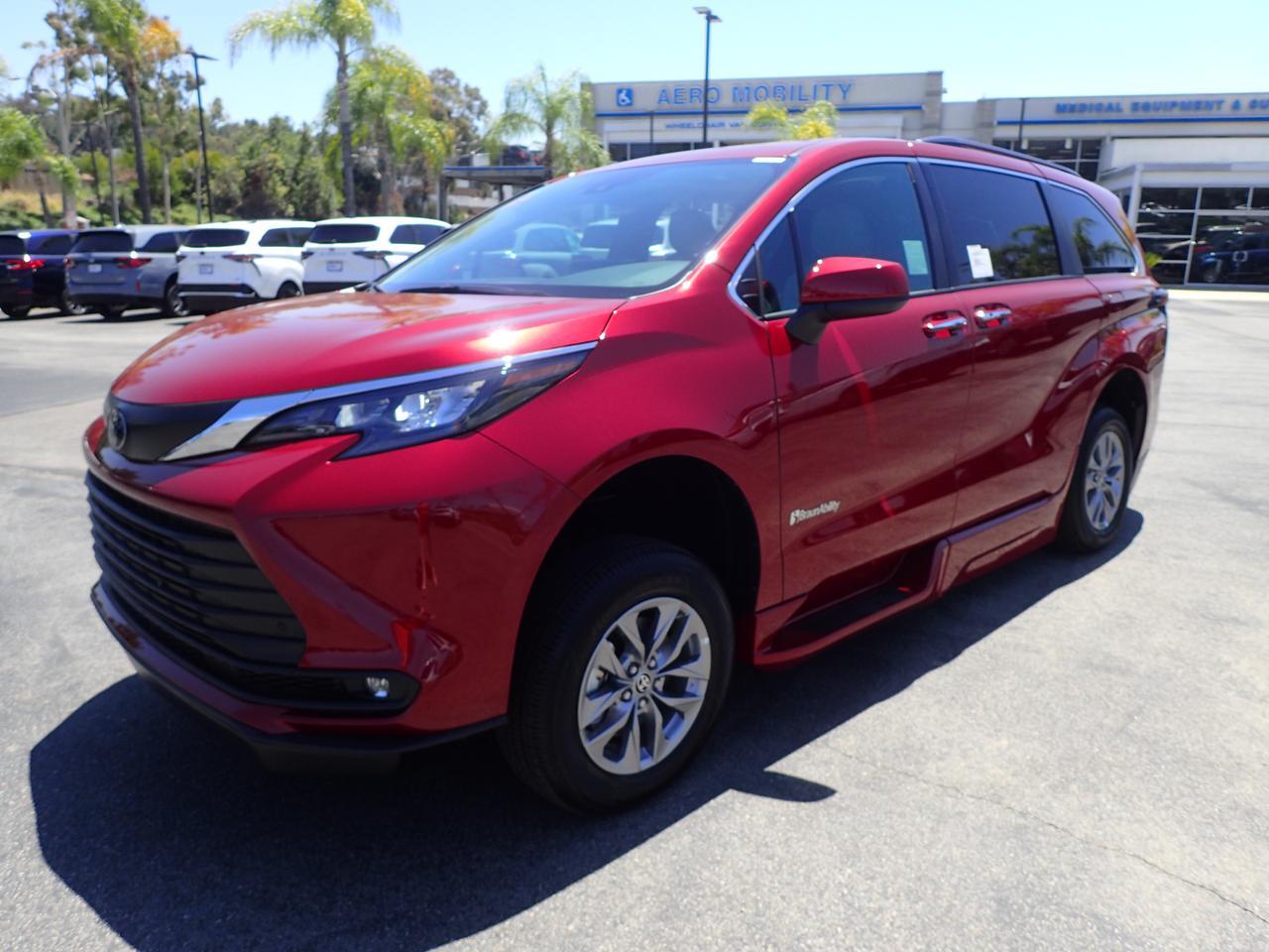 2026 Toyota Sienna XLE