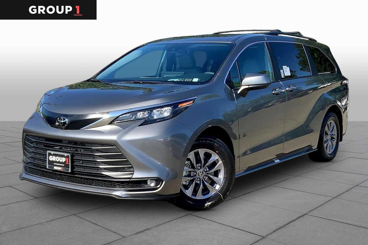 2026 Toyota Sienna XLE 8-Passenger Hybrid FWD's photo