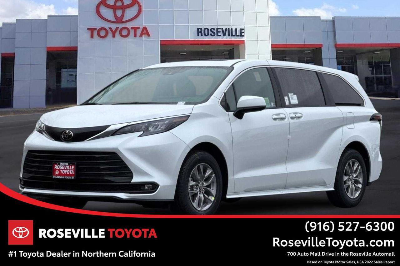 2026 Toyota Sienna XLE 8-Passenger Hybrid FWD's photo