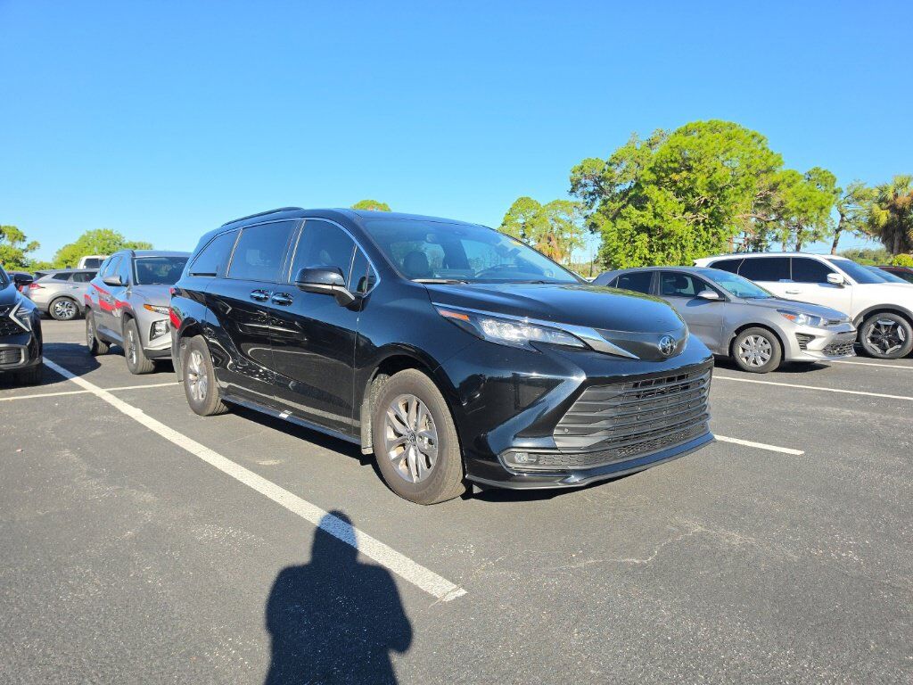 2026 Toyota Sienna XLE