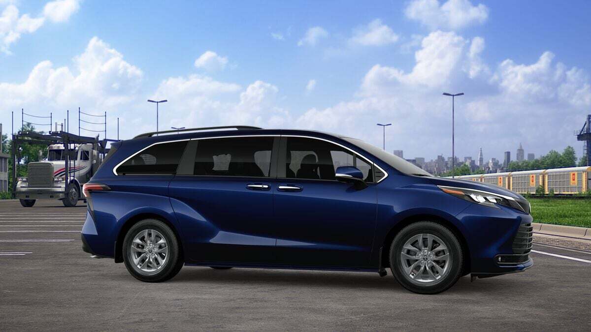 2026 Toyota Sienna XLE Laurel MD