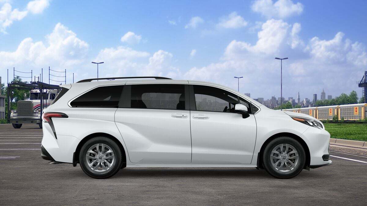 2026 Toyota Sienna XLE Laurel MD