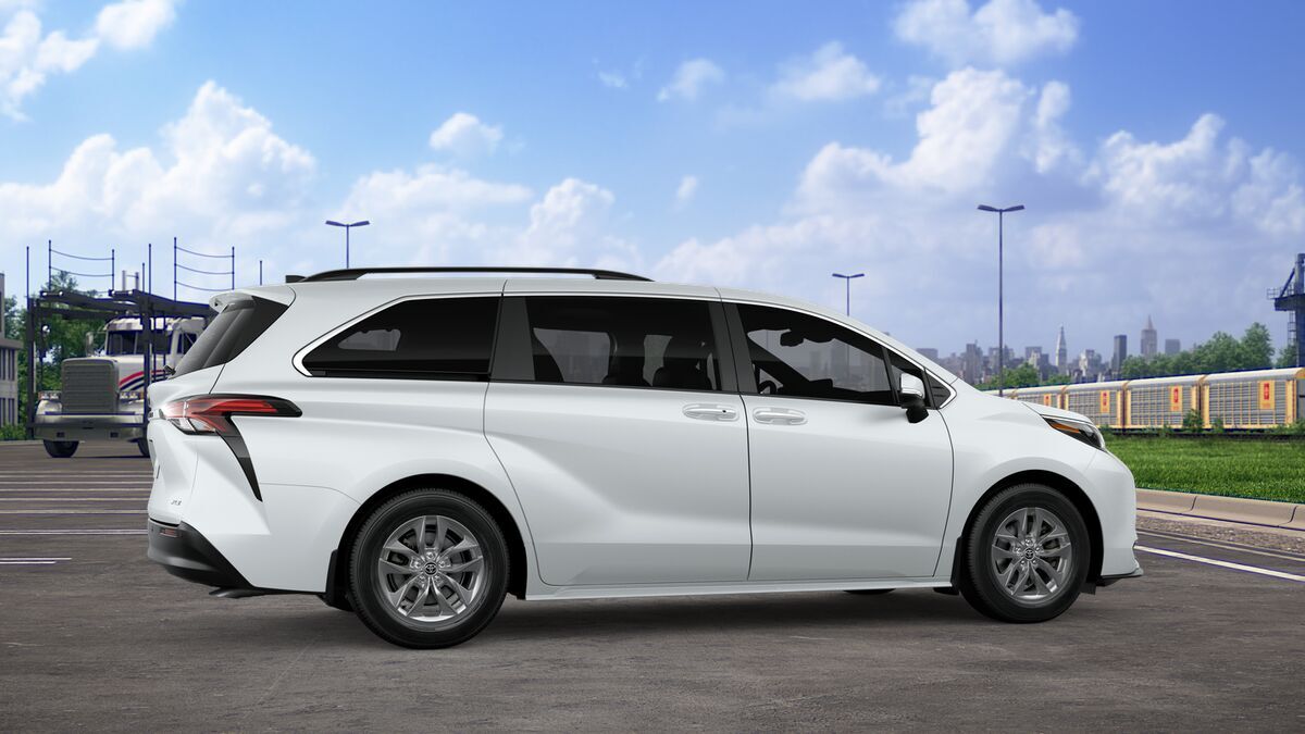 2026 Toyota Sienna XLE Laurel MD