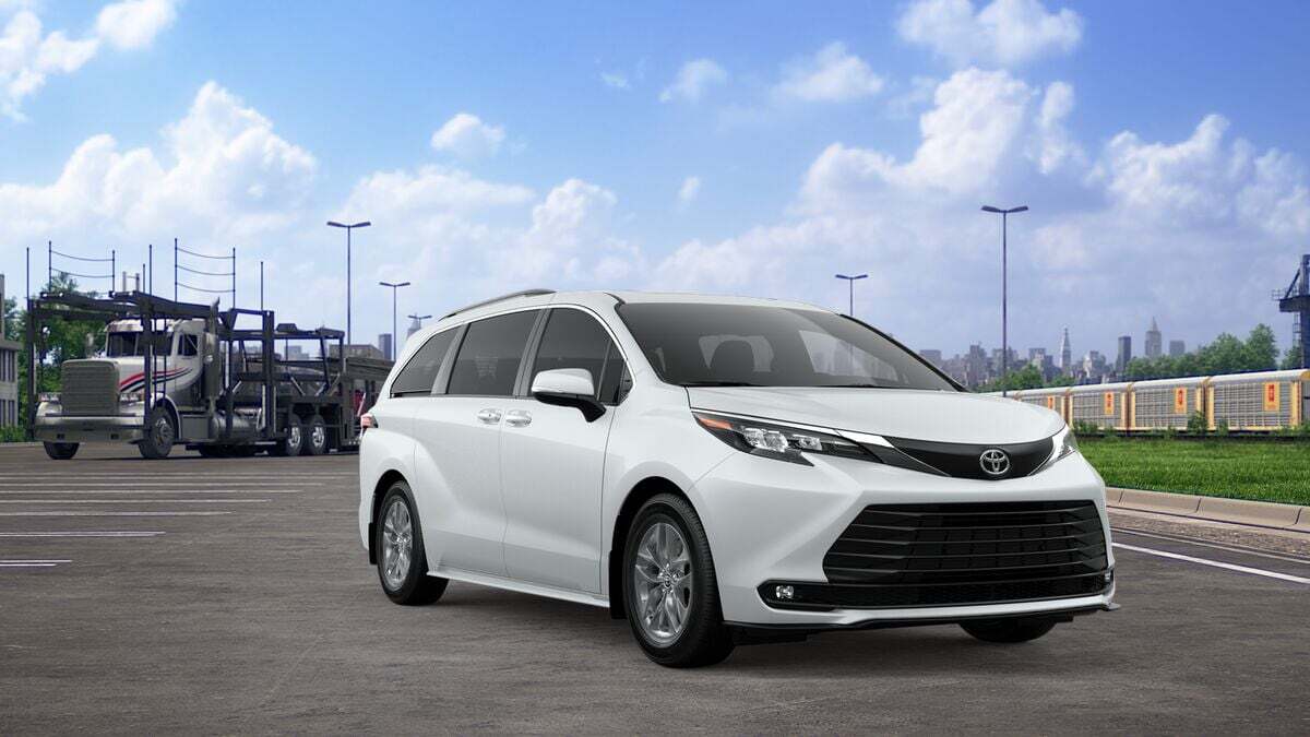 2026 Toyota Sienna XLE Laurel MD