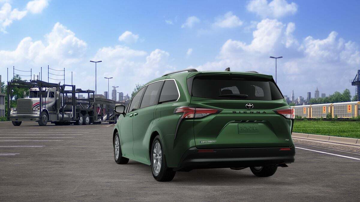 2026 Toyota Sienna XLE Laurel MD