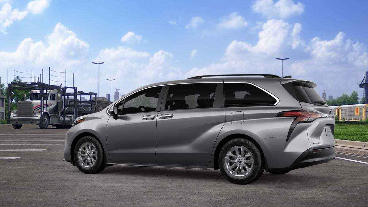 2026 Toyota Sienna XLE Laurel MD