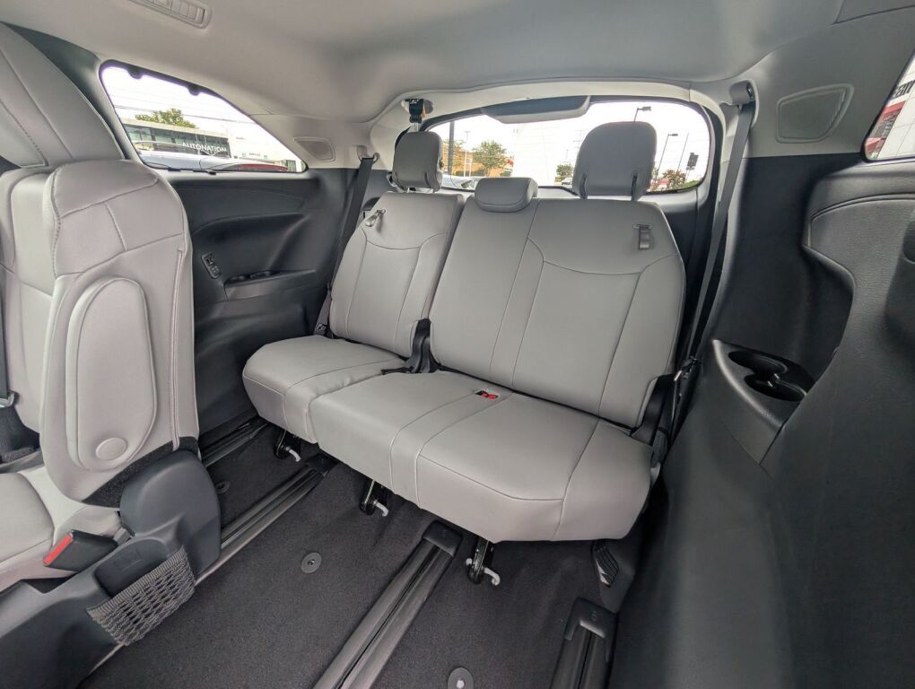 2026 Toyota Sienna XLE Laurel MD