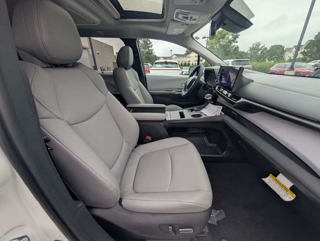 2026 Toyota Sienna XLE Laurel MD