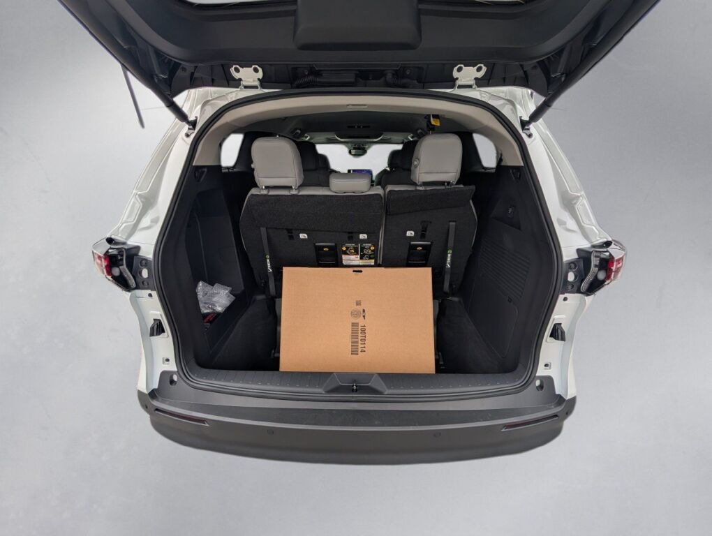 2026 Toyota Sienna XLE Laurel MD
