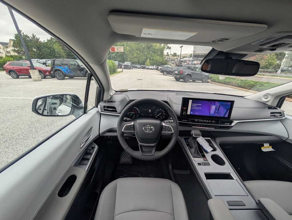 2026 Toyota Sienna XLE Laurel MD