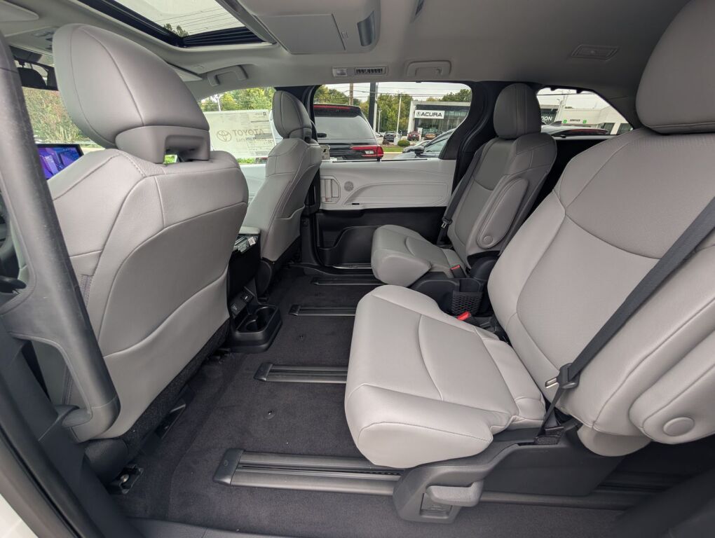 2026 Toyota Sienna XLE Laurel MD
