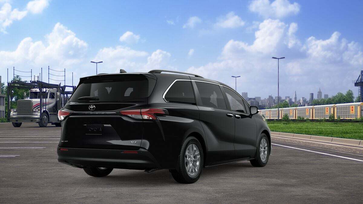 2026 Toyota Sienna XLE Laurel MD