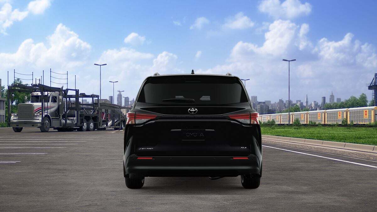 2026 Toyota Sienna XLE Laurel MD