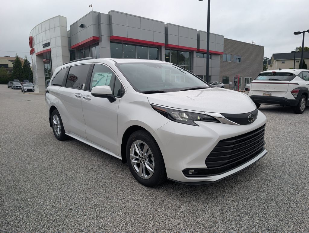 2026 Toyota Sienna XLE