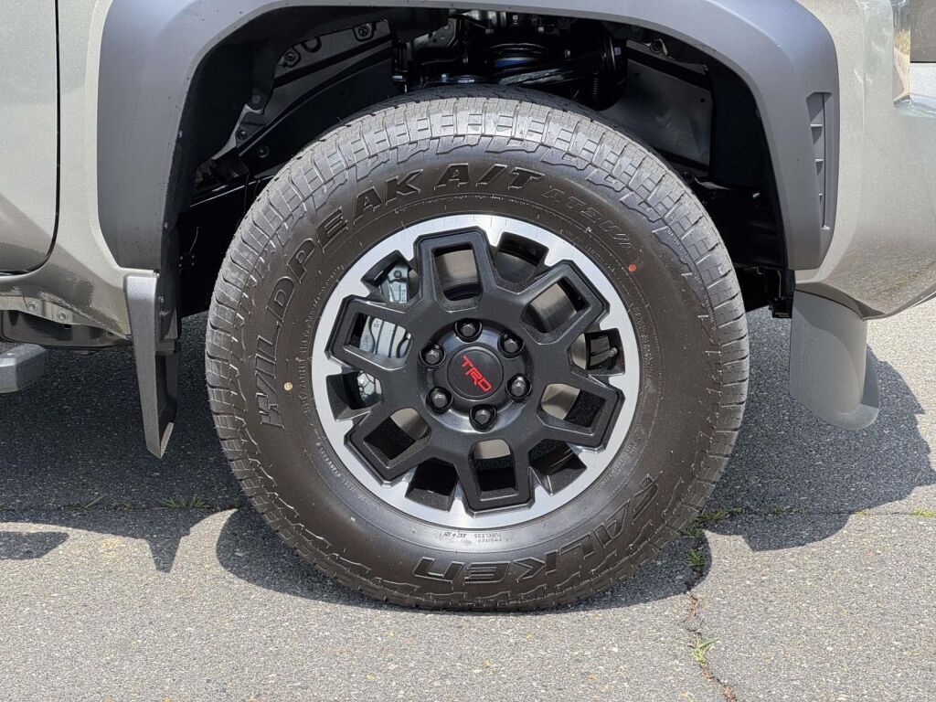 2026 Toyota Tacoma Hybrid TRD Off Road Fredericksburg VA