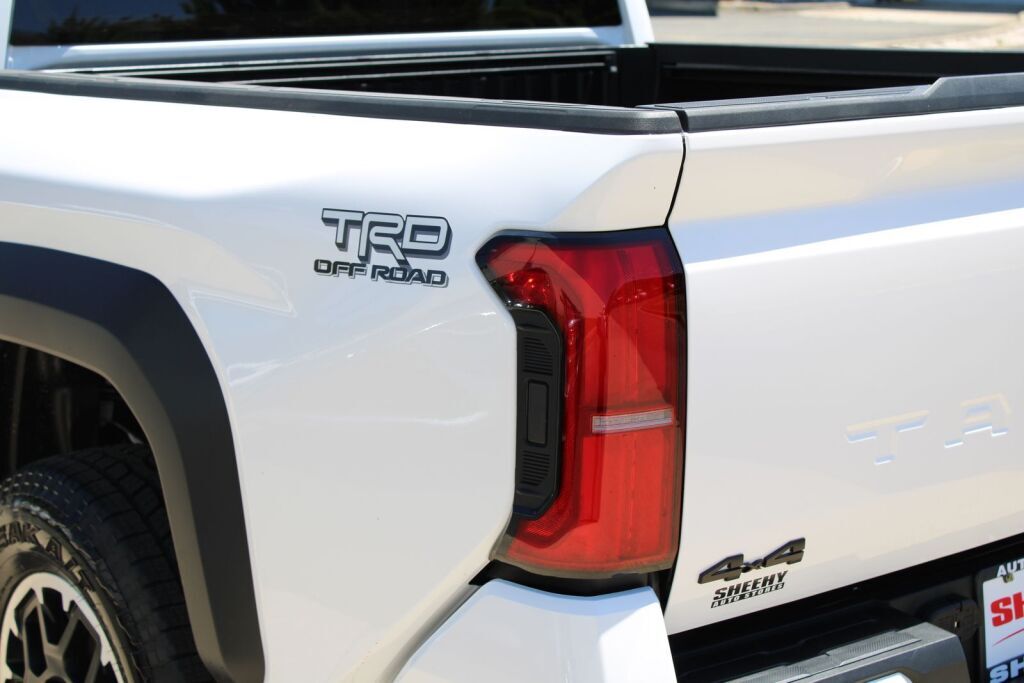 2026 Toyota Tacoma Hybrid TRD Off Road Fredericksburg VA