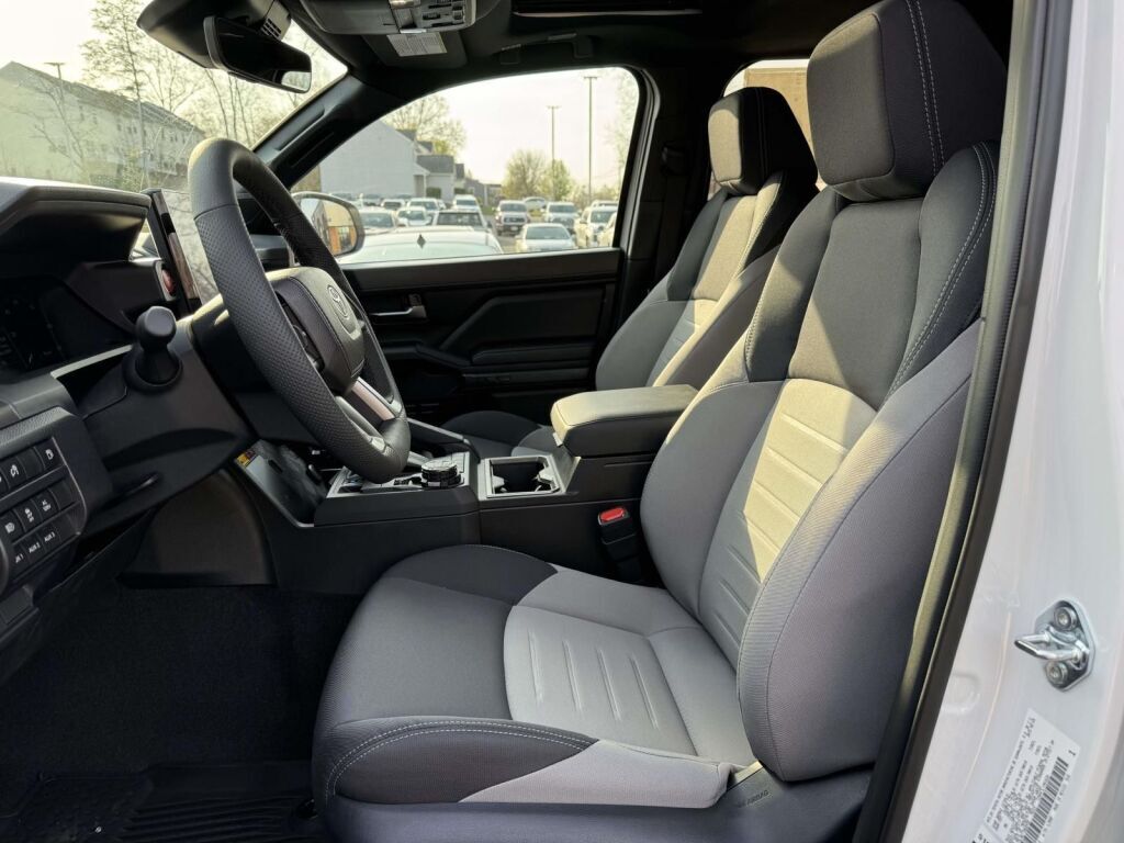 2026 Toyota Tacoma Hybrid TRD Off Road Fredericksburg VA