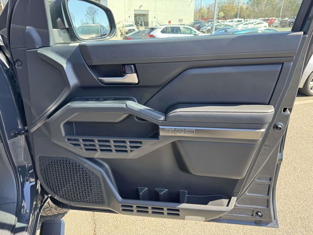 2026 Toyota Tacoma Hybrid TRD Off Road Fredericksburg VA