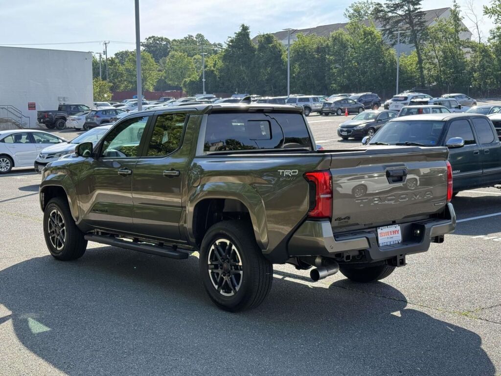 2026 Toyota Tacoma Hybrid TRD Sport Fredericksburg VA