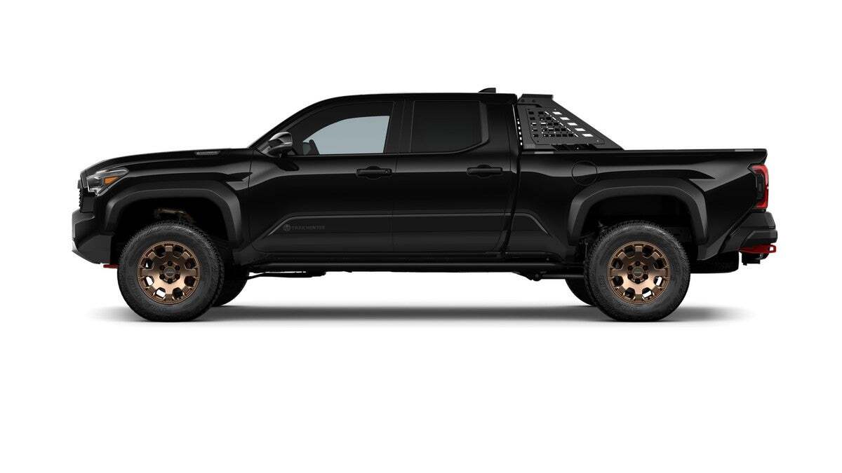 2026 Toyota Tacoma i-FORCE MAX Tacoma Trailhunter Roseville CA
