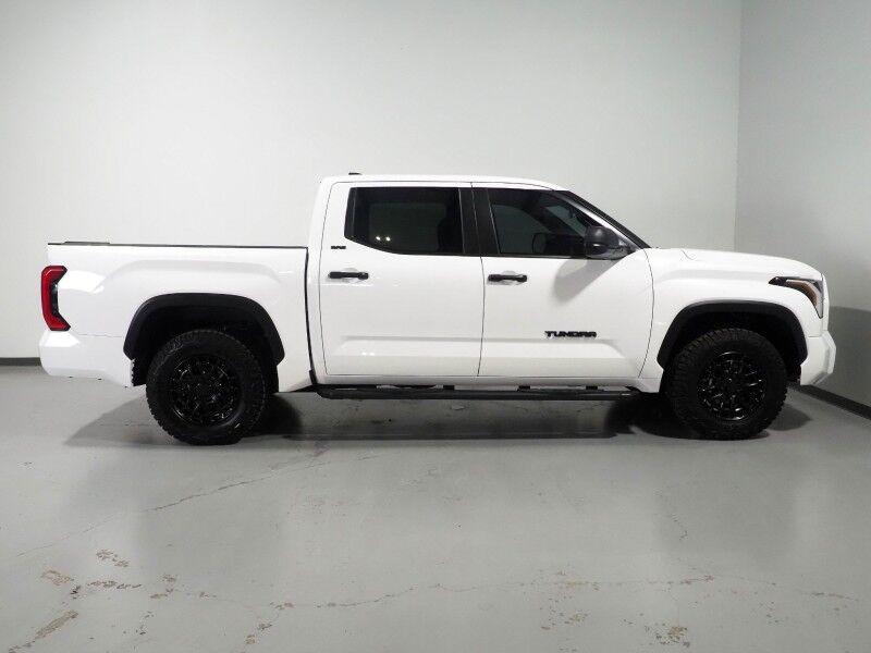 2026 Toyota Tundra 2WD SR5 CrewMax *OFF ROAD BLACKOUT PACKAGE, ADAPTIVE CRUISE, SAFETY ALERTS, COLOR TOUCHSCREEN, BLACK ALLOY WHEELS, SPRAY-ON BED LINER, APPLE & ANDROID Round Rock TX