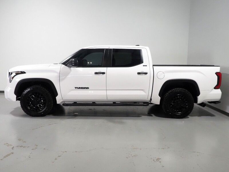 2026 Toyota Tundra 2WD SR5 CrewMax *OFF ROAD BLACKOUT PACKAGE, ADAPTIVE CRUISE, SAFETY ALERTS, COLOR TOUCHSCREEN, BLACK ALLOY WHEELS, SPRAY-ON BED LINER, APPLE & ANDROID Round Rock TX