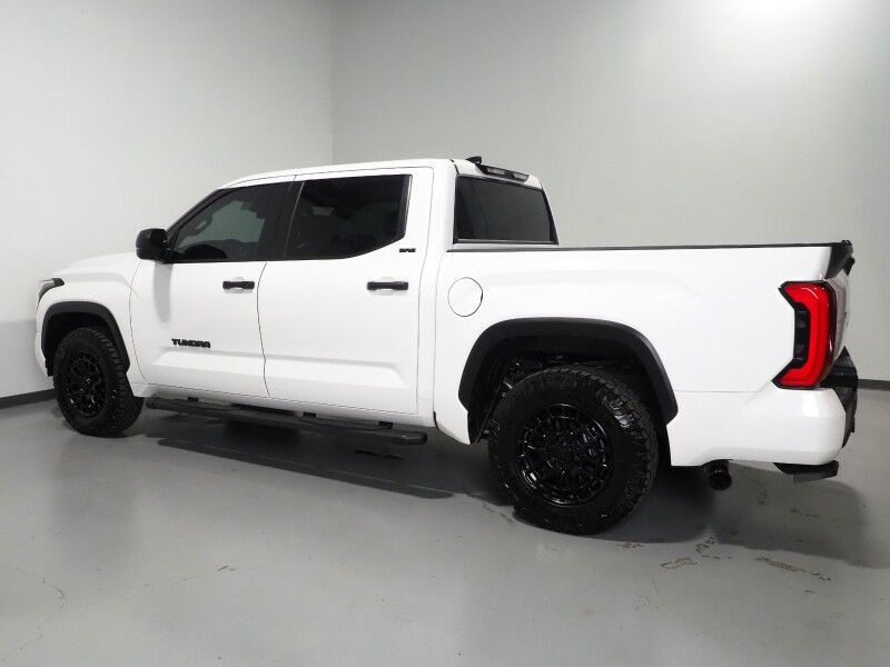 2026 Toyota Tundra 2WD SR5 CrewMax *OFF ROAD BLACKOUT PACKAGE, ADAPTIVE CRUISE, SAFETY ALERTS, COLOR TOUCHSCREEN, BLACK ALLOY WHEELS, SPRAY-ON BED LINER, APPLE & ANDROID Round Rock TX