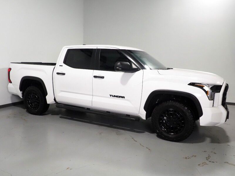2026 Toyota Tundra SR5 CrewMax 5.5' Bed's photo