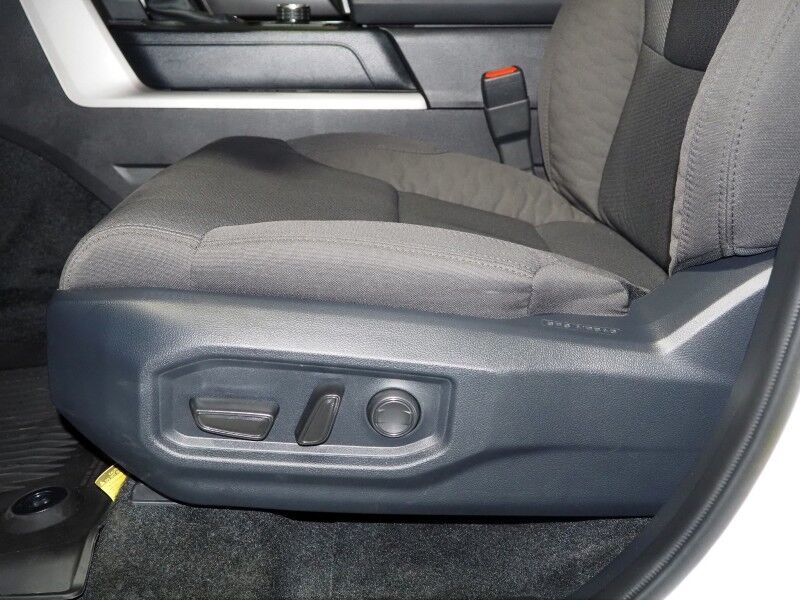 2026 Toyota Tundra SR5 Crew Max *OFF-ROAD BLACKOUT PKG, ADAPTIVE CRUISE, SAFETY ALERTS, BACKUP-CAMERA, COLOR TOUCHSCREEN, KEYLESS ENTRY, DASH CAM, 18 INCH ALLOYS, LED HEADLIGHTS, BED LINER, ANDROID & APPLE Round Rock TX