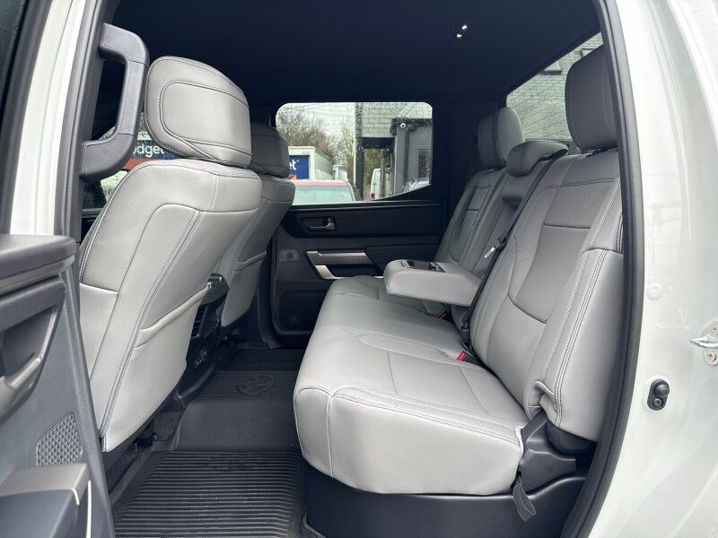 2026 Toyota Tundra SR5 CrewMax Cab 4WD w/ SR5 Premium Package Arlington VA