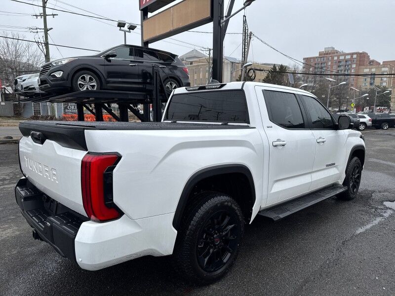 2026 Toyota Tundra SR5 CrewMax Cab 4WD w/ SR5 Premium Package Arlington VA