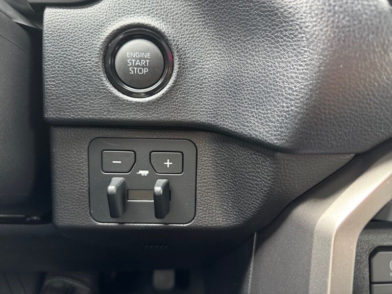 2026 Toyota Tundra SR5 CrewMax Cab 4WD w/ SR5 Premium Package Arlington VA