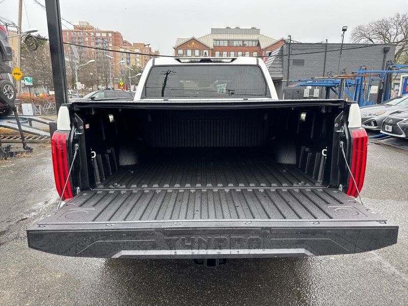 2026 Toyota Tundra SR5 CrewMax Cab 4WD w/ SR5 Premium Package Arlington VA