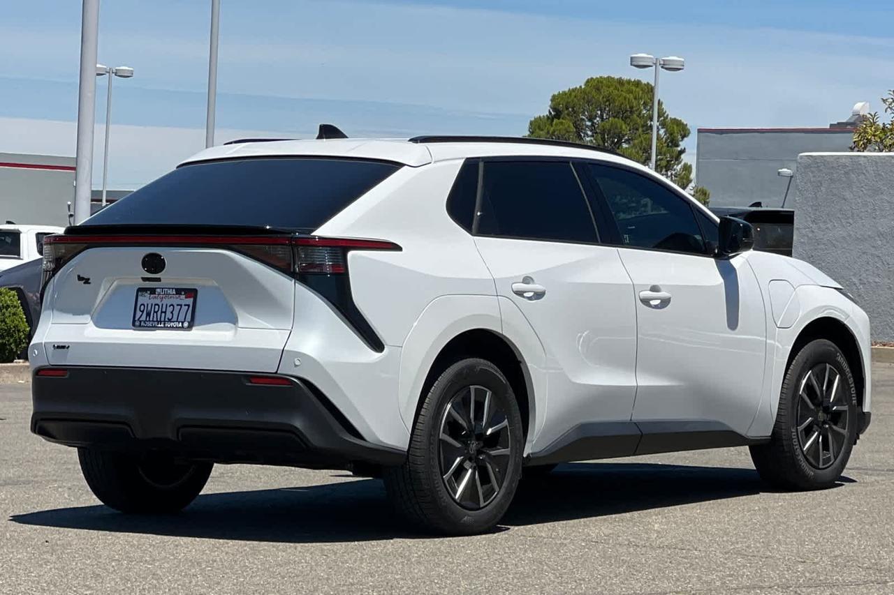 2026 Toyota bZ XLE Plus