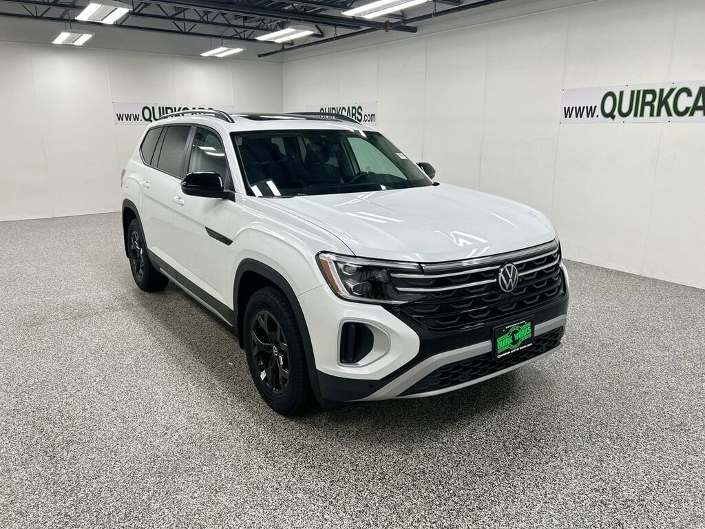 2026 Volkswagen Atlas 2.0T Peak Edition Oshkosh WI