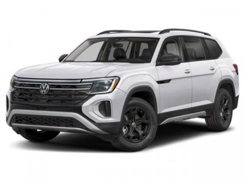 2026 Volkswagen Atlas 2.0T Peak Edition(ARRIVING END OF JULY/EARLY AUG) Oshkosh WI