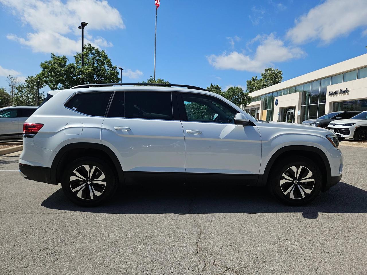 2026 Volkswagen Atlas 2.0T SE