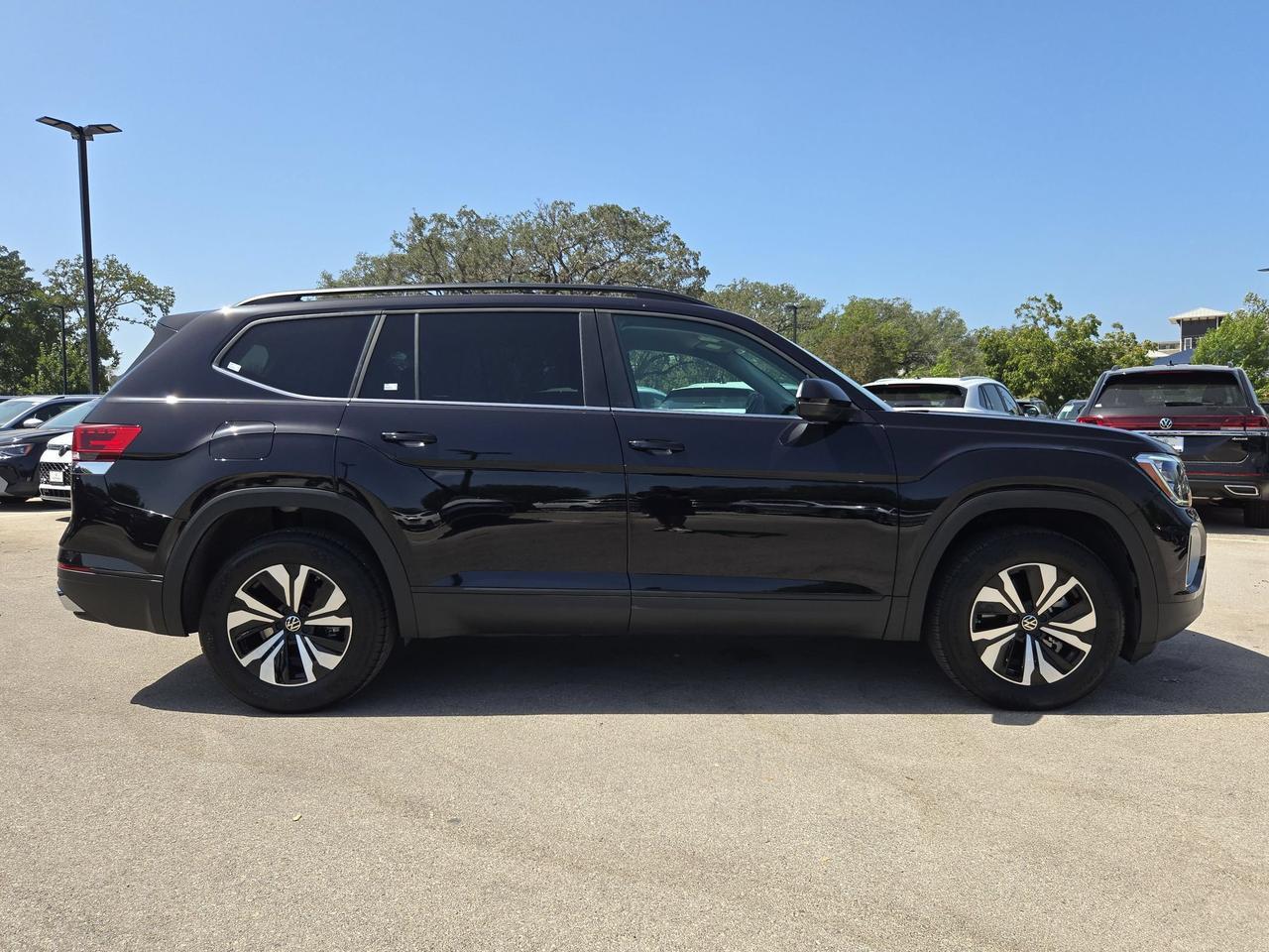 2026 Volkswagen Atlas 2.0T SE